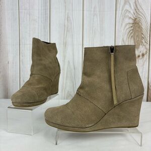 Toms Desert Ankle Booties Suede Tassel Zipper Pull Casual Wedge Boots Tan Size 9